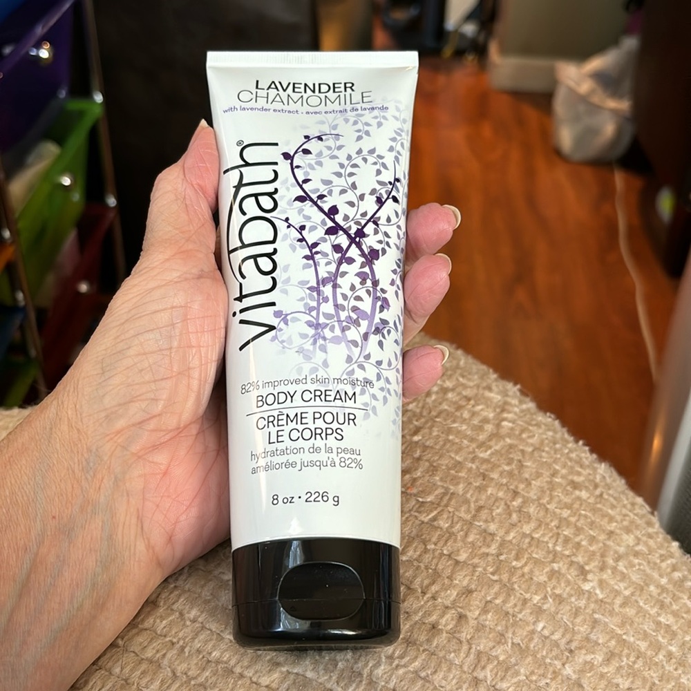 Vitabath Lavender Chamomile Body Cream 226g.  New!